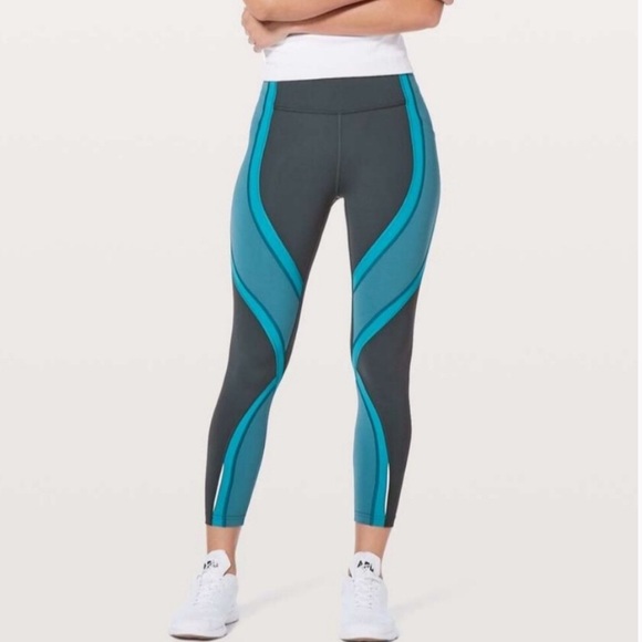 lululemon athletica Pants - Lululemon Wild Twist 7/8 Tight - Size 6